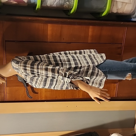 Button Down Shirt - Picture 5 of 9